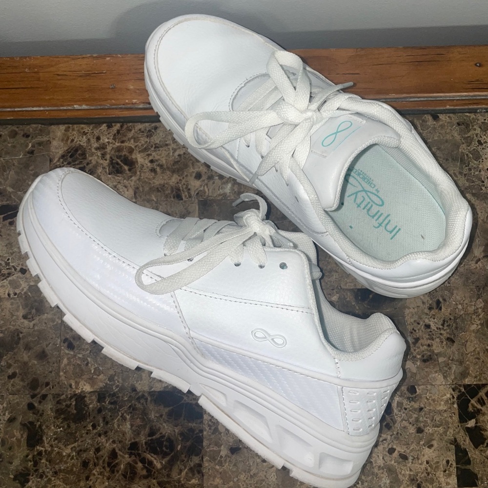 Cherokee nursing shoes